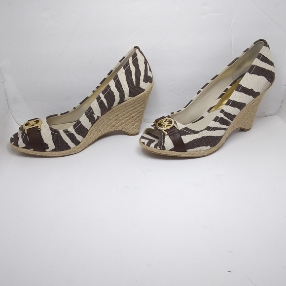 MICHAEL KORS Meg Ivory & Brown Zebra Canvas Gold Logo Jute Wedge Sandals LikeNew - Picture 3 of 8